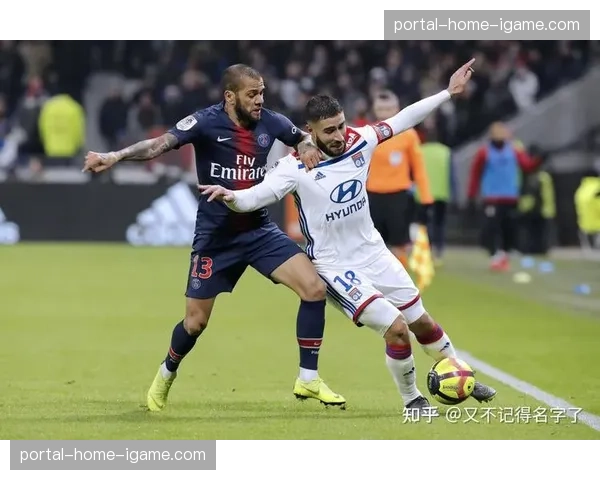 关键对决：解析里昂如何依靠高位逼抢遏制尼斯进攻组织